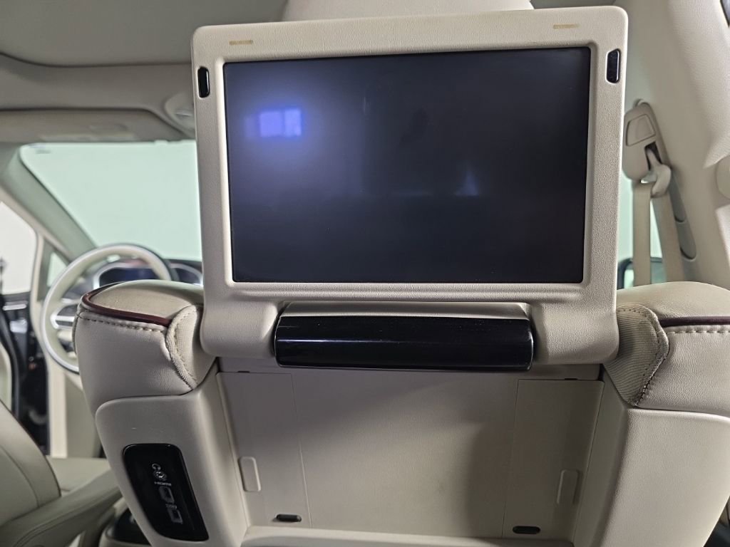 Used 2017 Chrysler Pacifica Limited image 44