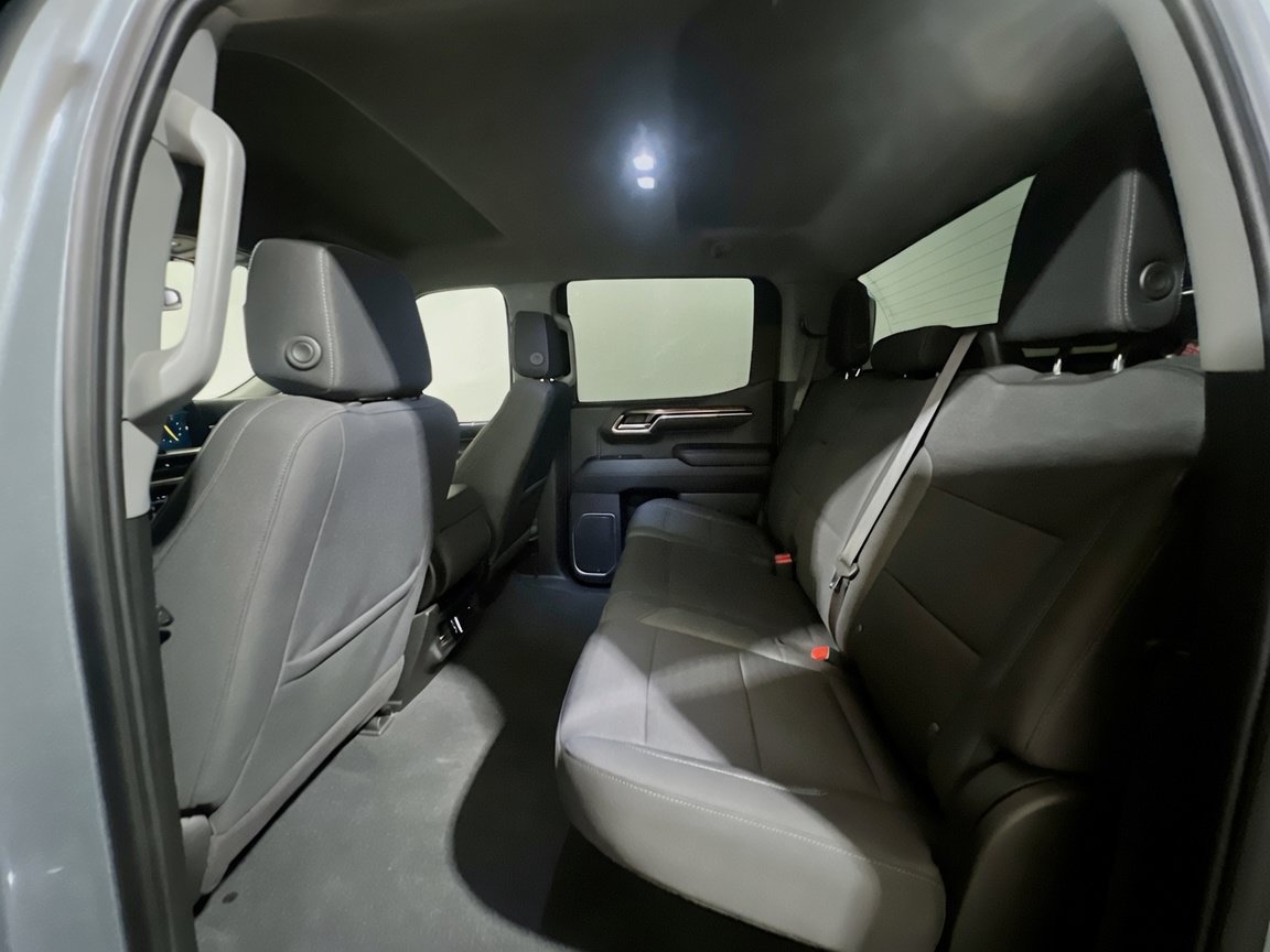 Used 2023 Chevrolet Silverado 1500 LT RWD image 16