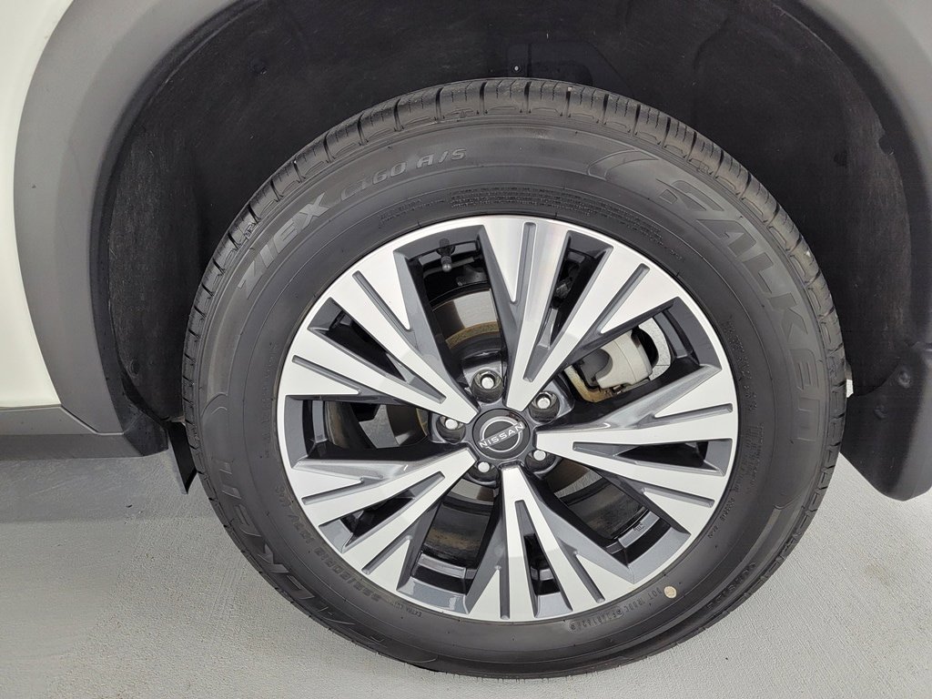 Used 2022 Nissan Rogue SV FWD image 11
