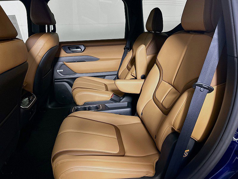 New 2025 Nissan Armada SL w/ Captain's Chari Seat Package image 23