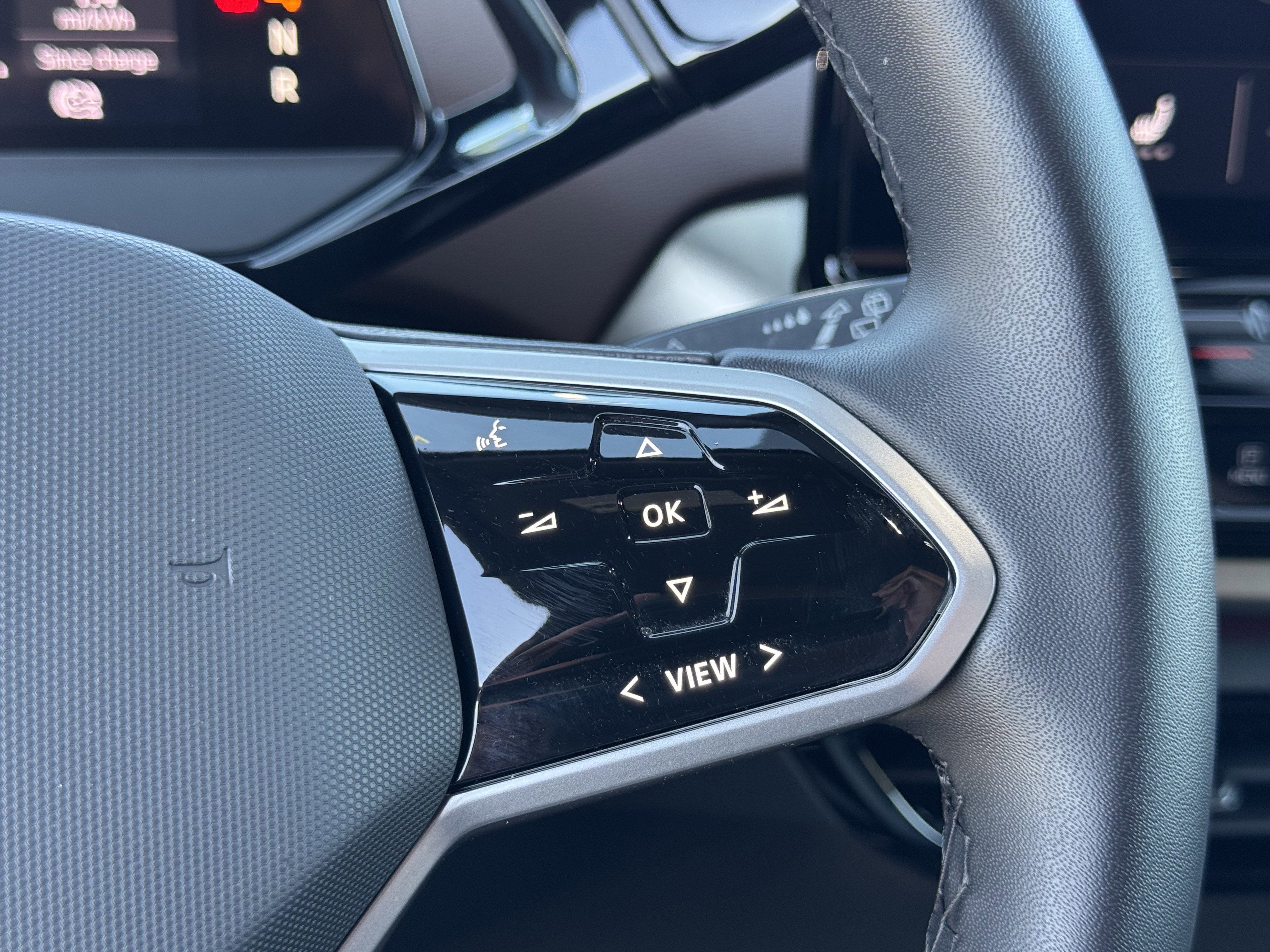 Certified 2023 Volkswagen ID.4 Pro image 22