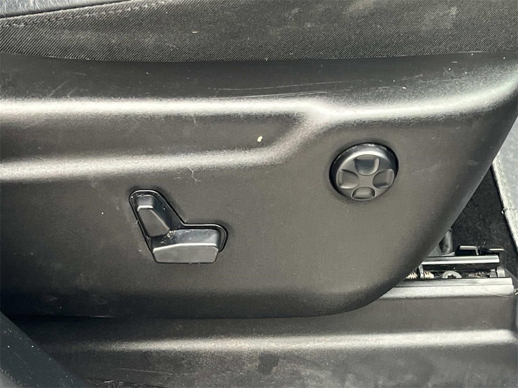 Used 2017 Jeep Grand Cherokee Limited image 20