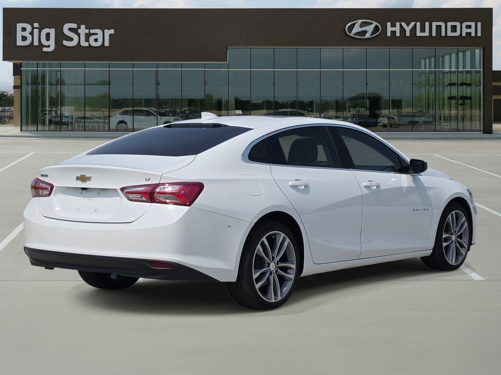 Used 2023 Chevrolet Malibu LT w/ LPO, Floor Liner Package FWD image 4