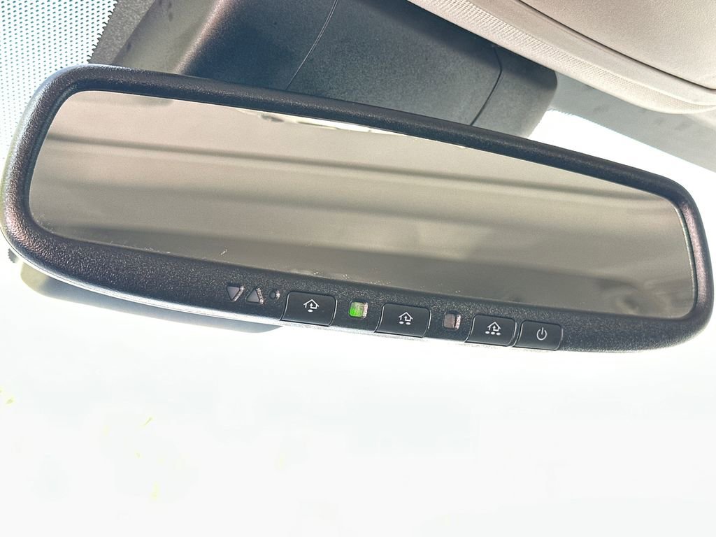 Used 2025 Toyota Sienna XLE image 31