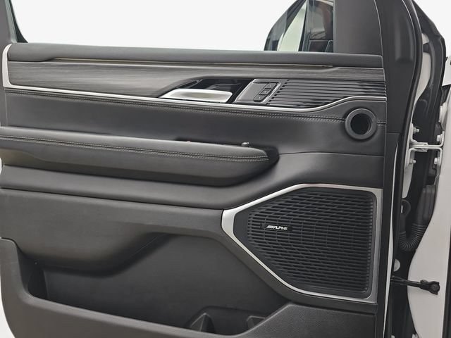 Used 2024 Jeep Wagoneer Series II w/ Flexible Seating Group RWD image 26