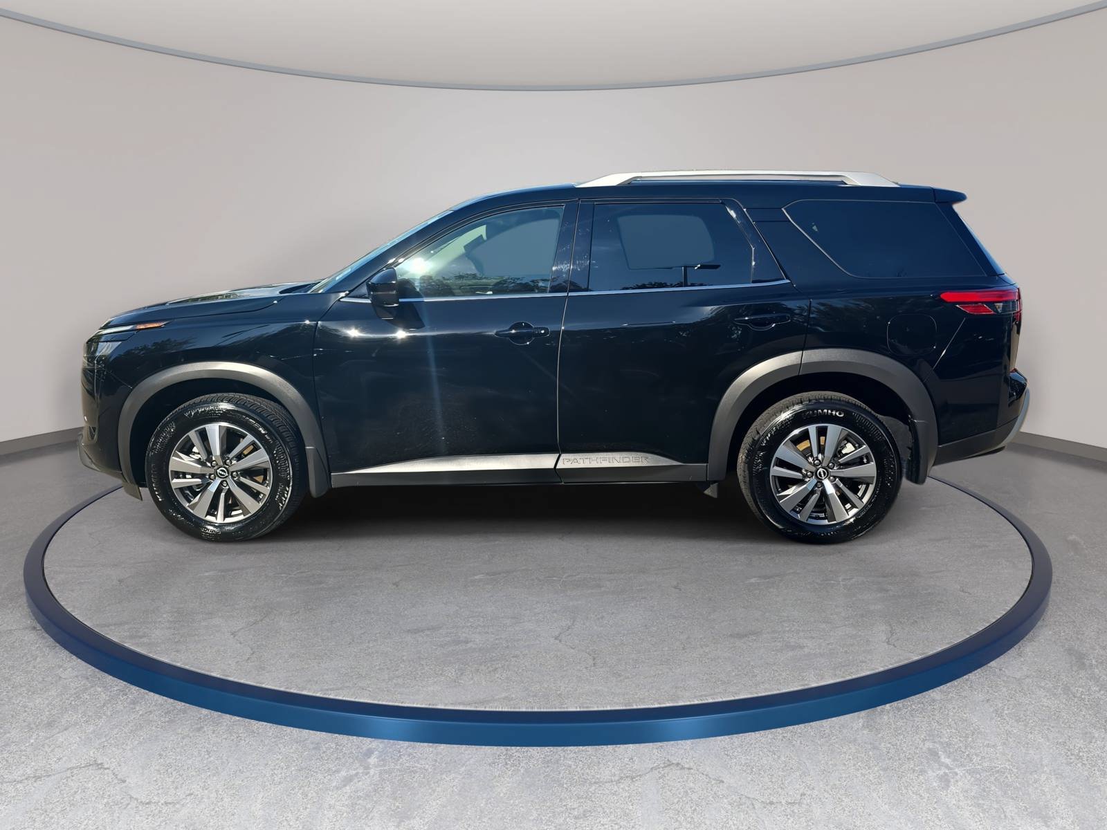 Used 2025 Nissan Pathfinder SL AWD/4WD image 8