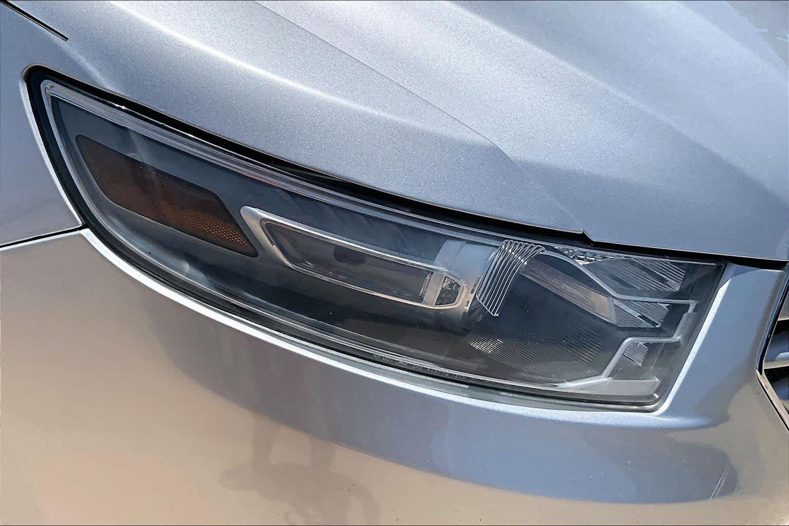 Used 2013 Ford Taurus Limited FWD image 25