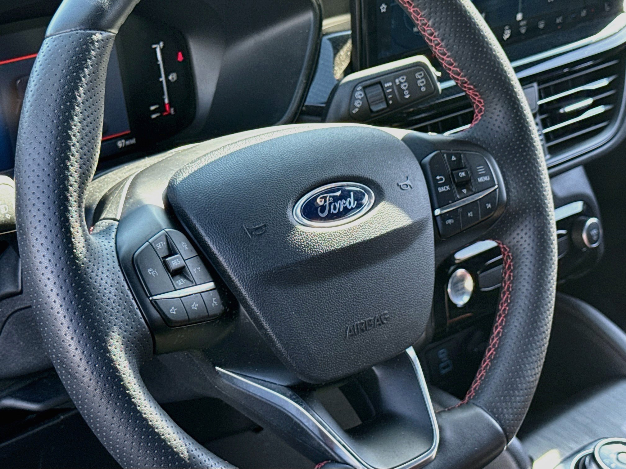 Used 2023 Ford Escape ST-Line w/ Tech Pack #1 AWD/4WD image 12