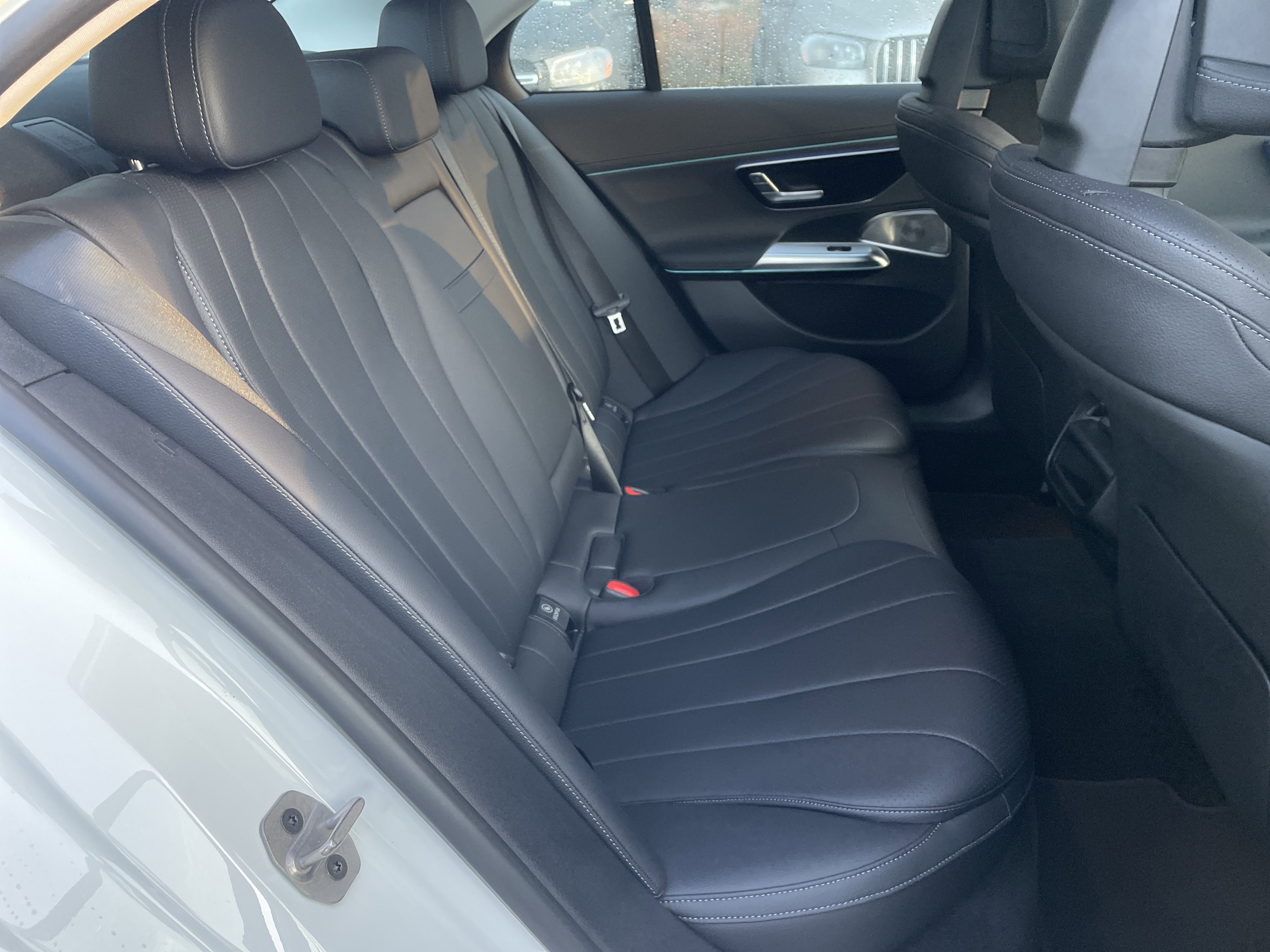 Used 2025 Mercedes-Benz E 350 4MATIC Sedan image 46