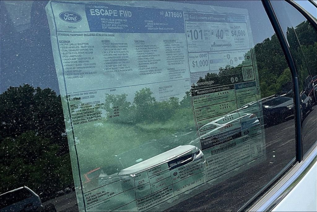 New 2025 Ford Escape SE w/ Class II Trailer Tow Package FWD image 14