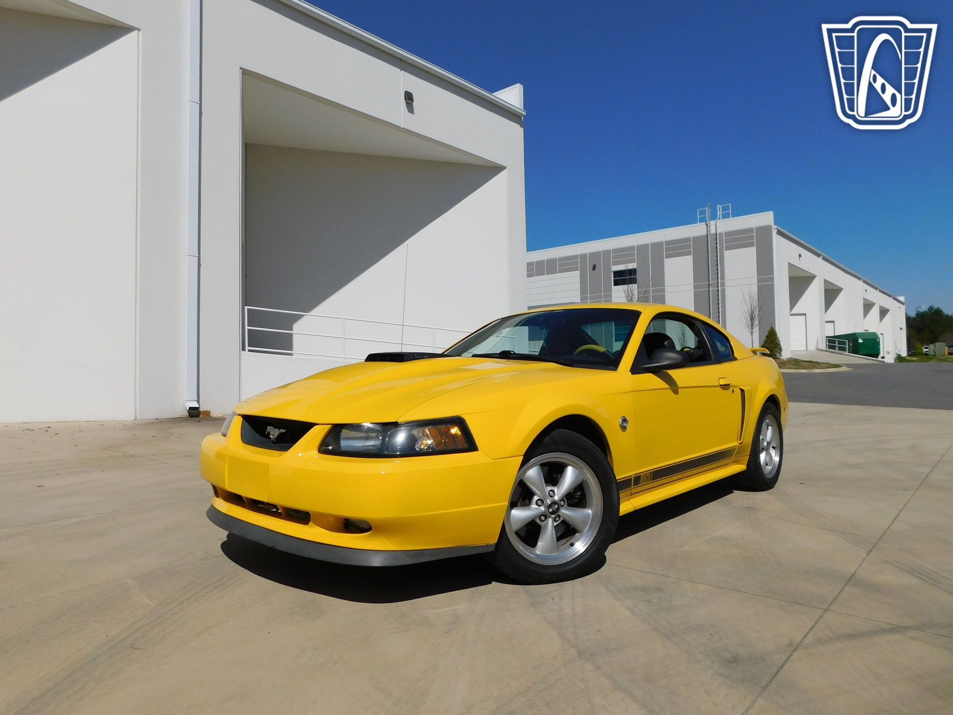 Used 2004 Ford Mustang Mach 1 RWD image 2
