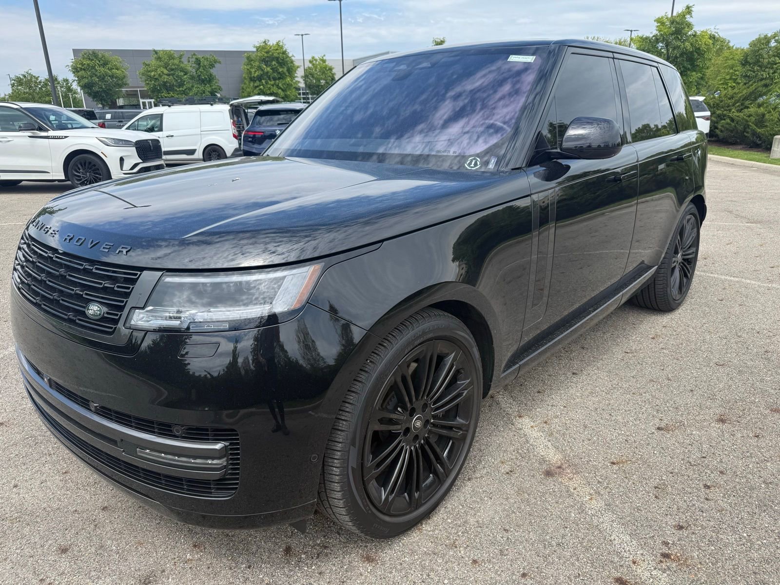 Used 2023 Land Rover Range Rover SE AWD/4WD image 1