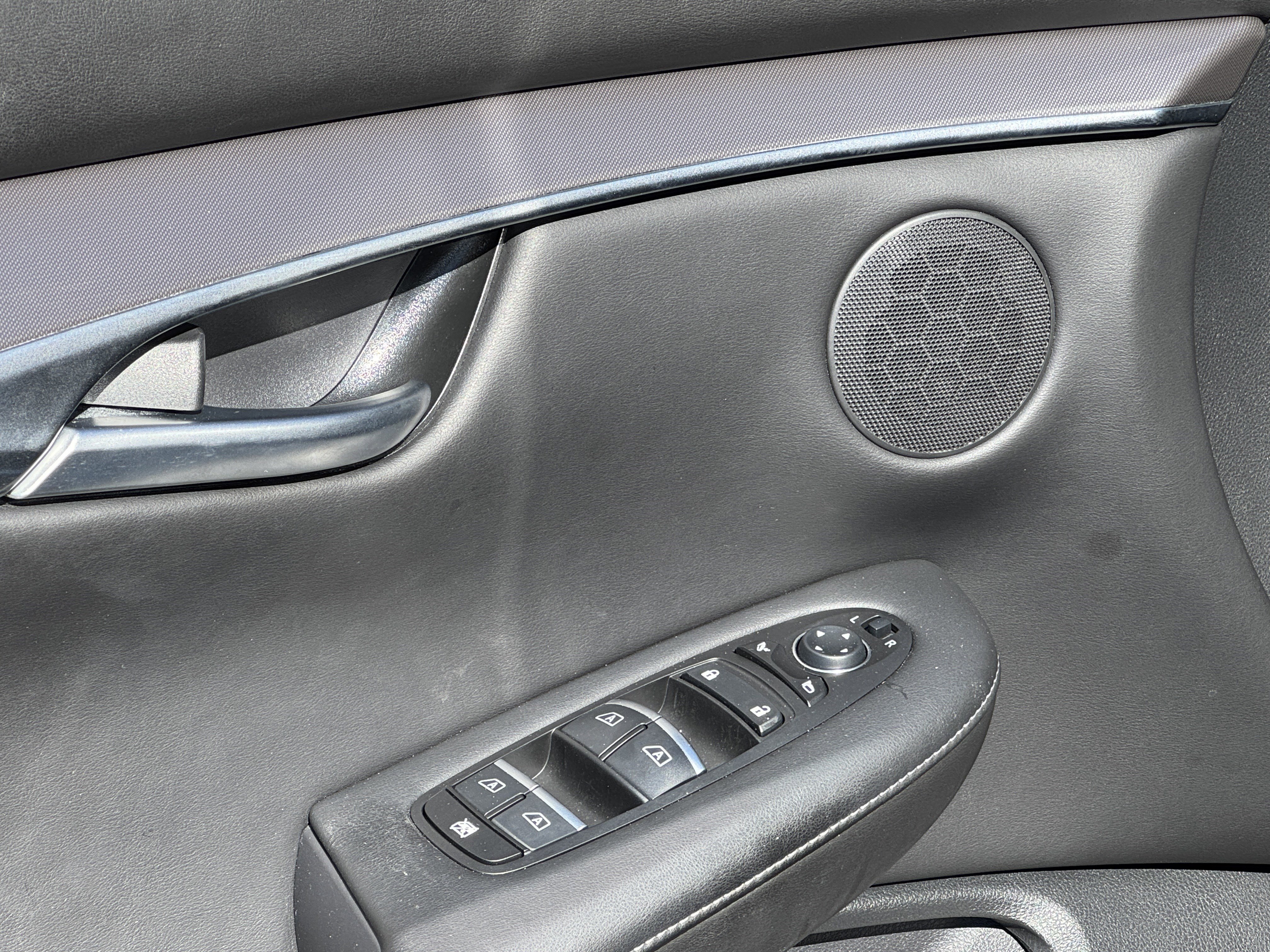 Used 2022 INFINITI QX50 Luxe w/ Cargo Package image 10