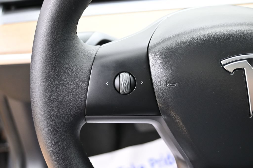 Used 2023 Tesla Model 3 Standard Range RWD image 18