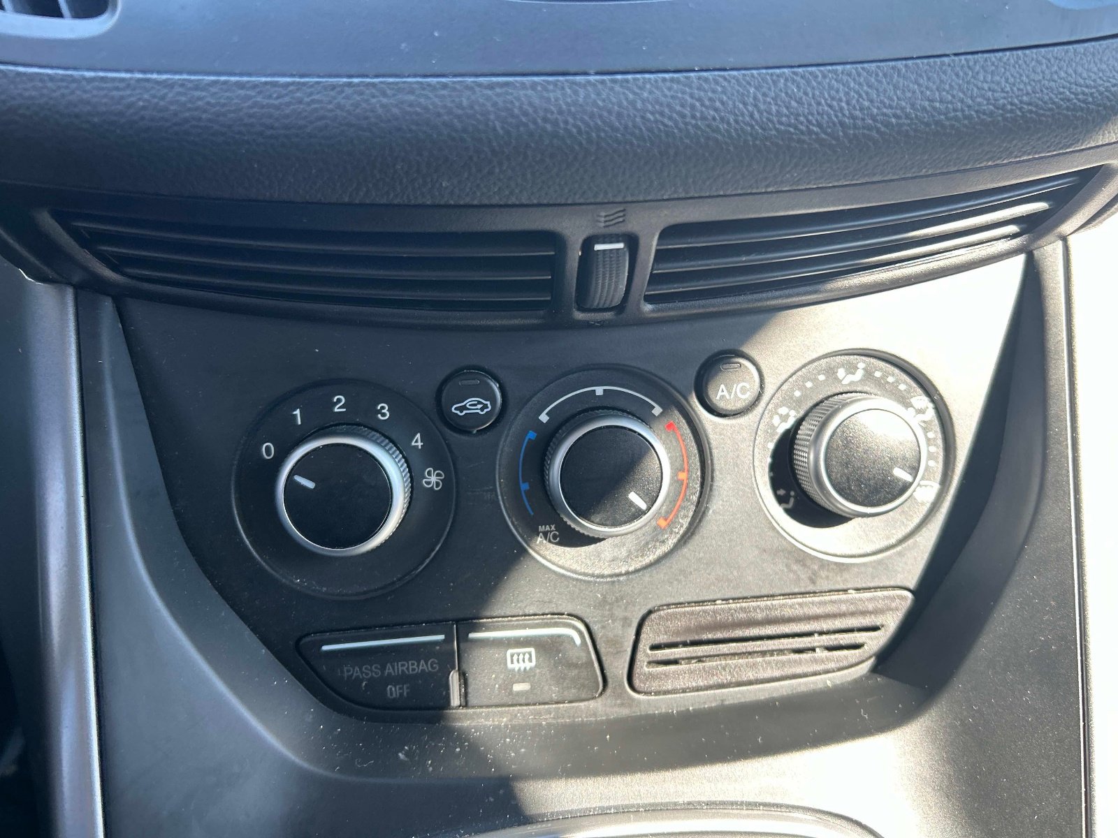 Used 2013 Ford Escape SE image 28