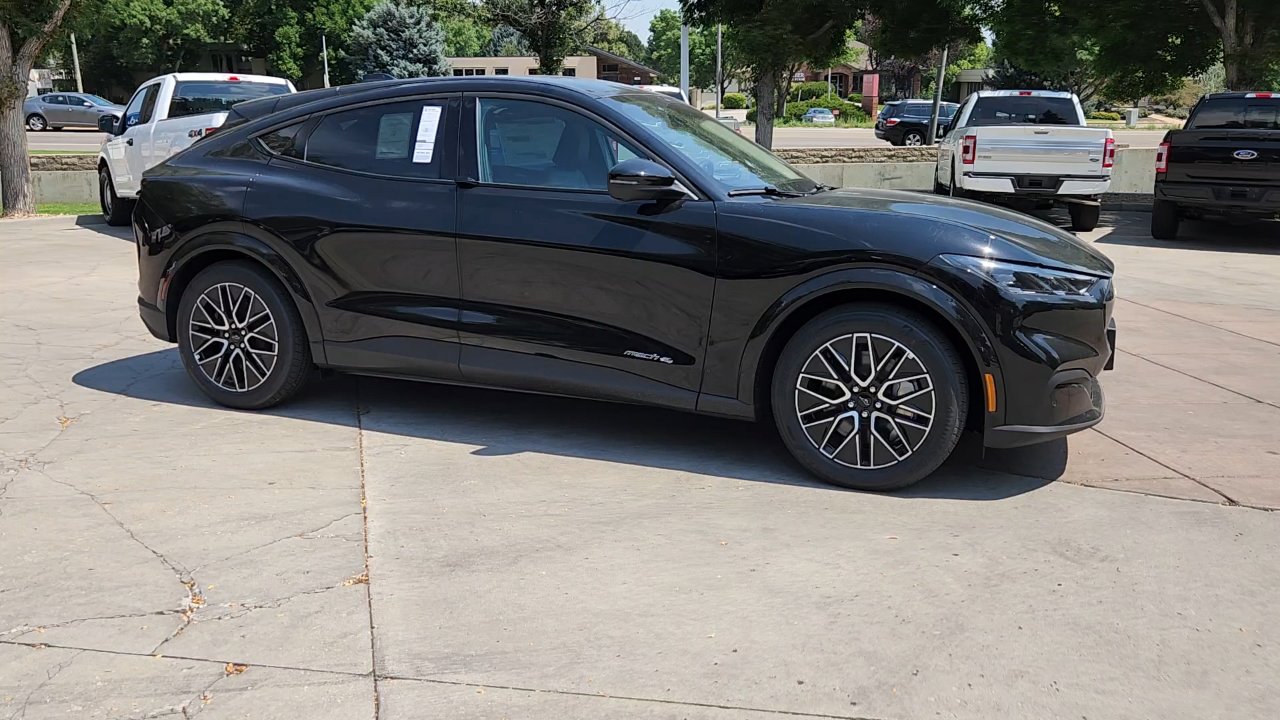 New 2025 Ford F350 Lariat w/ FX4 Off-Road Package image 11