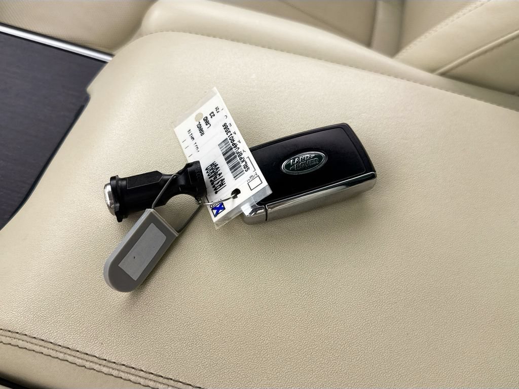 Used 2023 Land Rover Range Rover Long Wheelbase SE AWD/4WD image 17