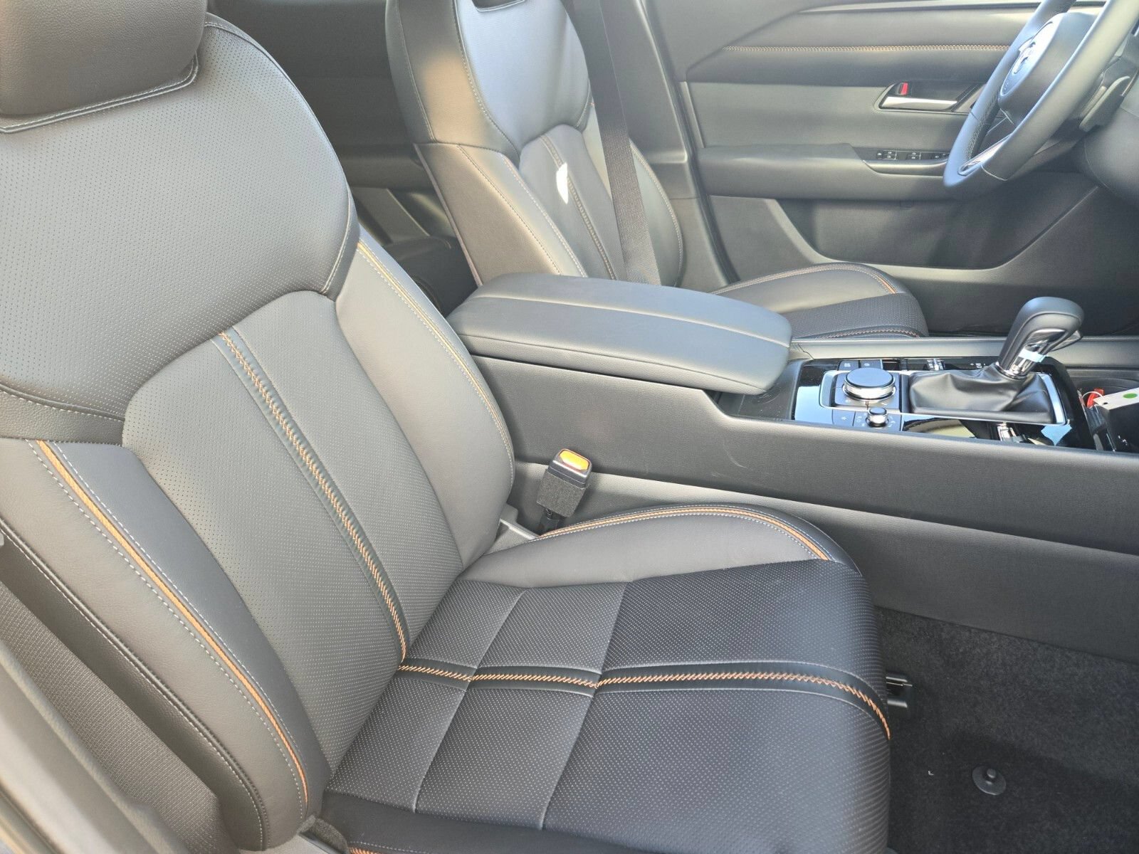 Certified 2025 MAZDA CX-50 AWD 2.5 Turbo w/ Premium Pkg image 11