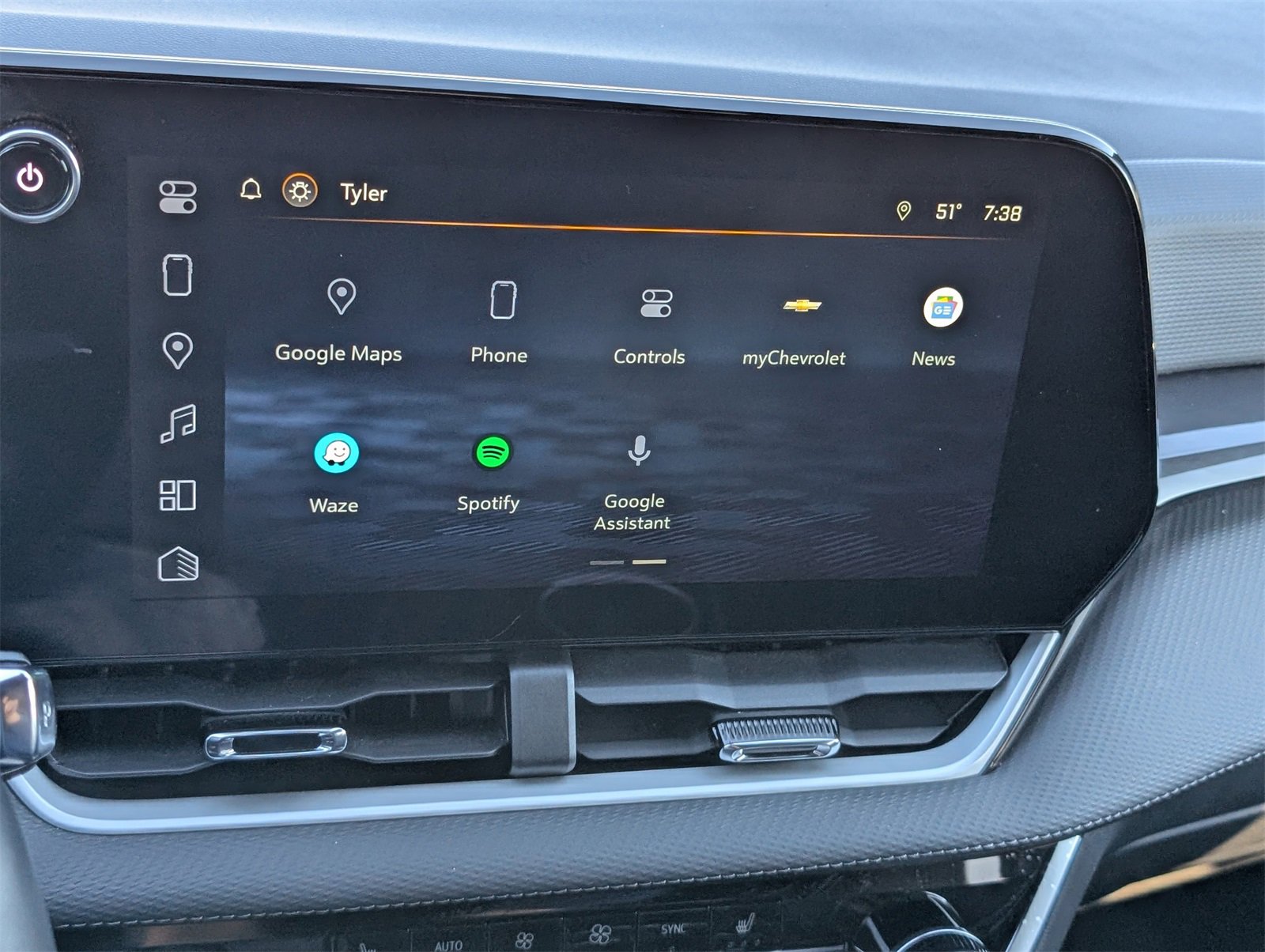 Used 2025 Chevrolet Equinox LT w/ Convenience Package II image 32