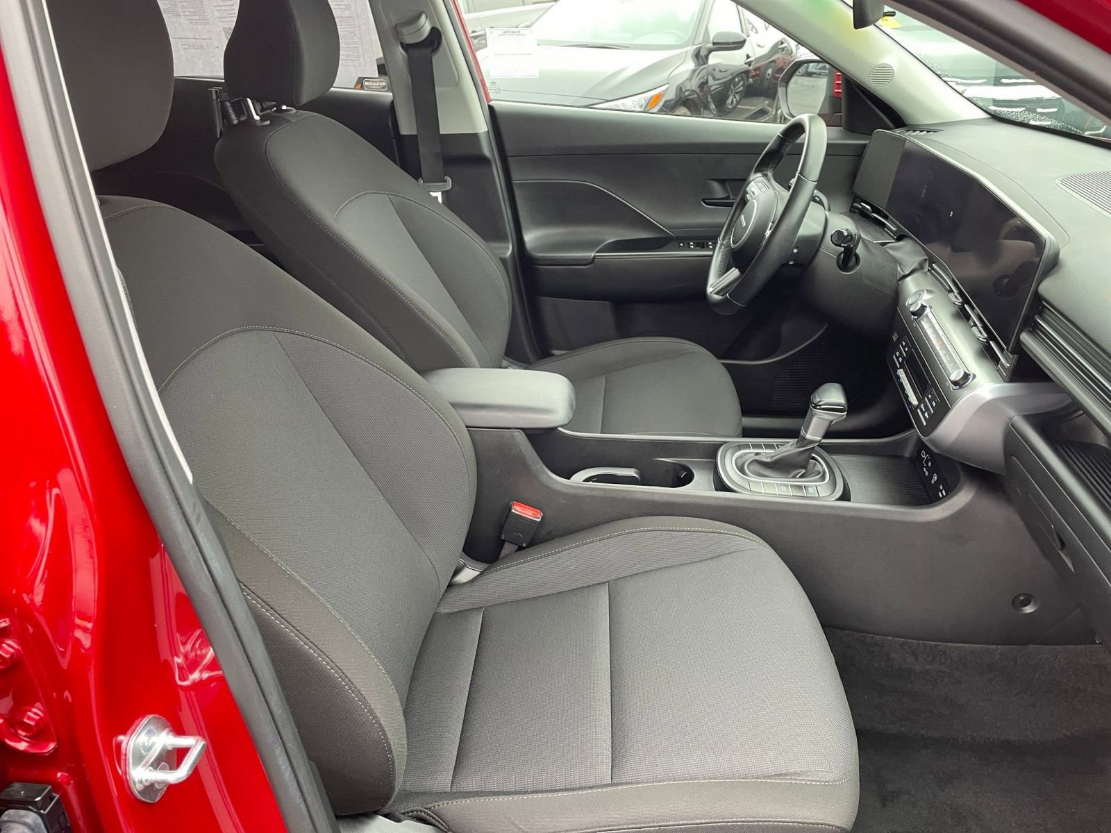 Used 2025 Hyundai Kona SEL image 30