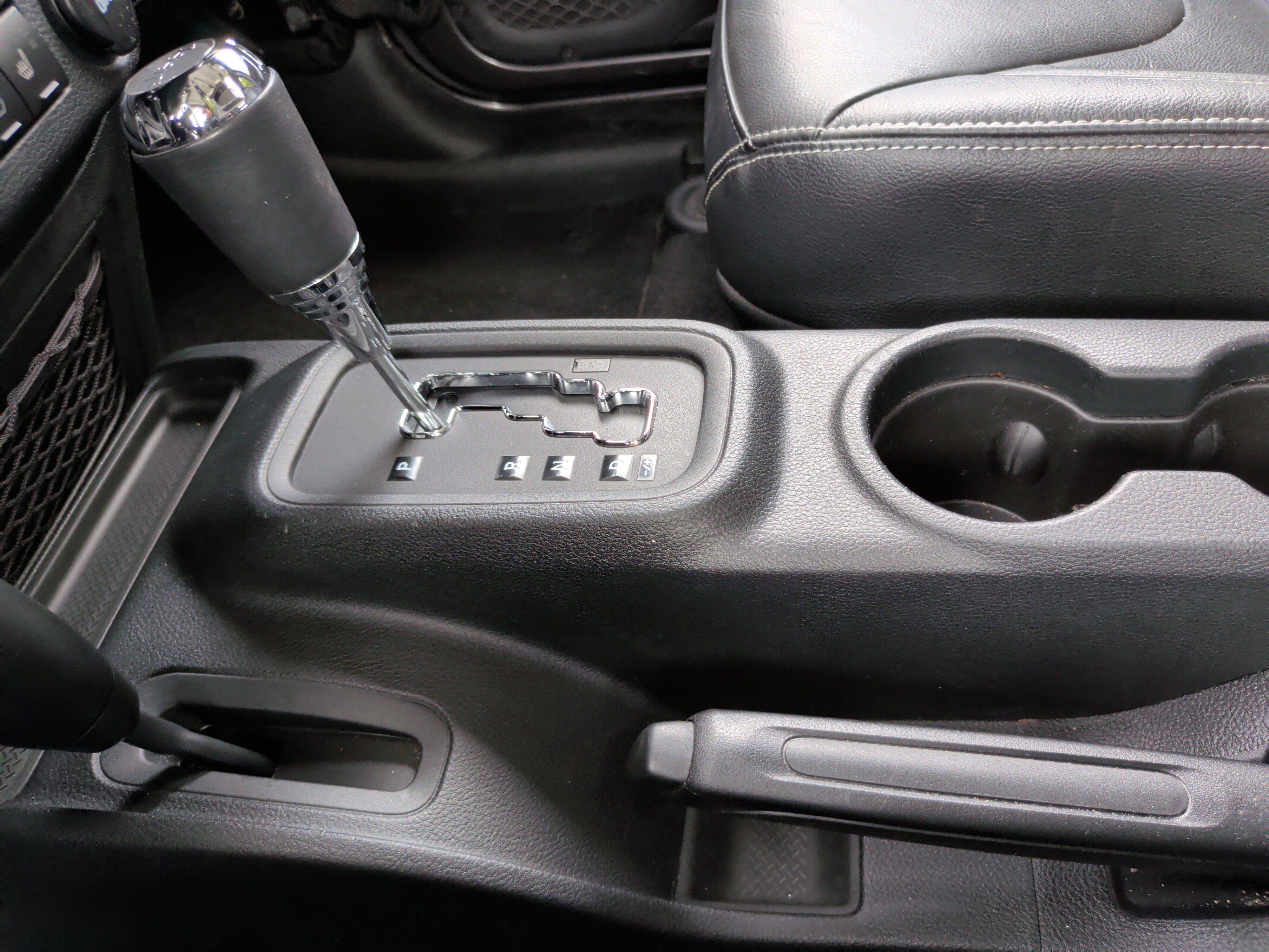 Used 2016 Jeep Wrangler Unlimited Rubicon w/ Connectivity Group image 20