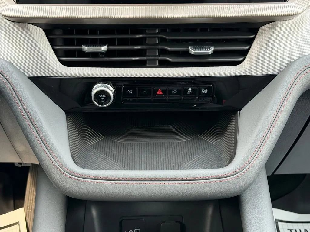 New 2026 Ford Explorer Active image 32