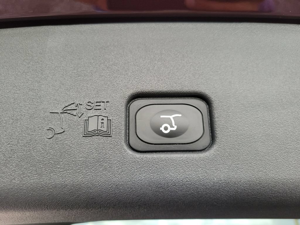 Certified 2024 Lincoln Nautilus Premier AWD/4WD image 7