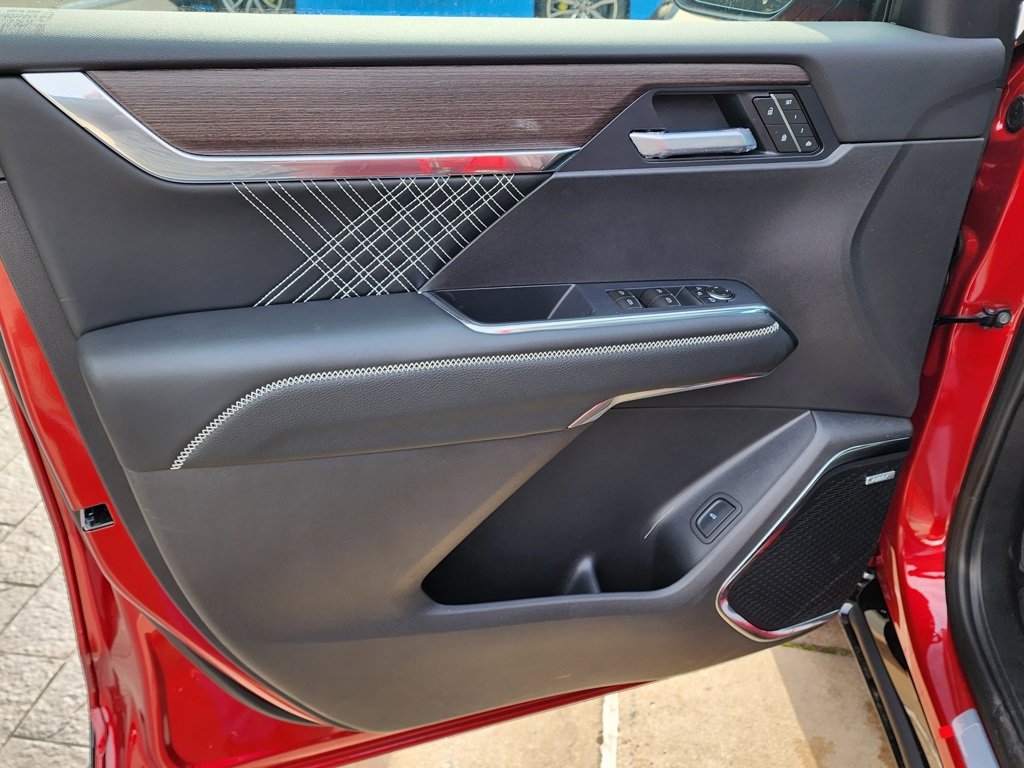 New 2026 GMC Acadia Denali w/ Super Cruise Package image 13