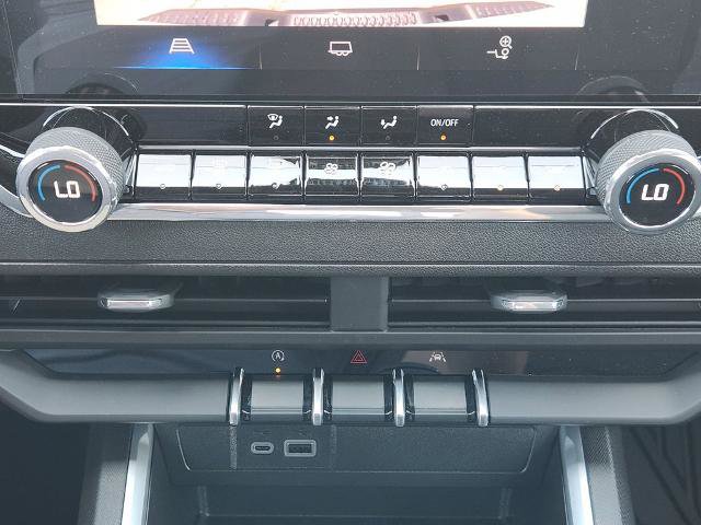 New 2026 Chevrolet Colorado Trail Boss AWD/4WD image 14