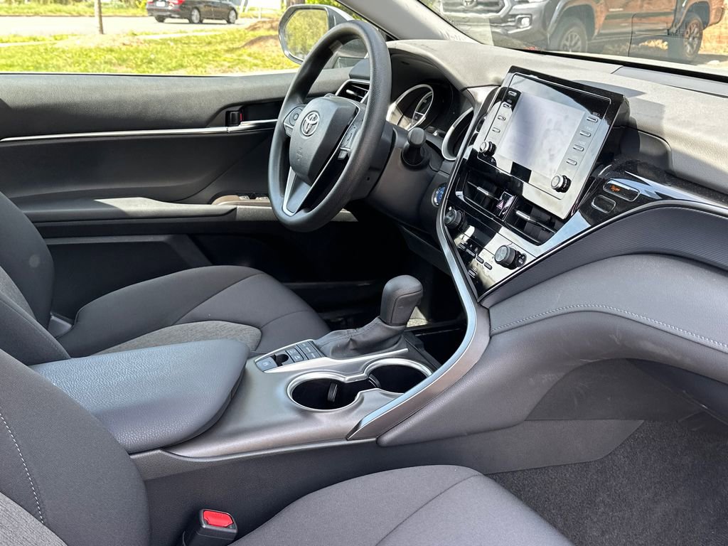 Used 2024 Toyota Camry LE image 6