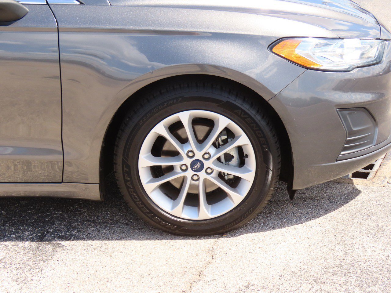 Used 2020 Ford Fusion SE image 9