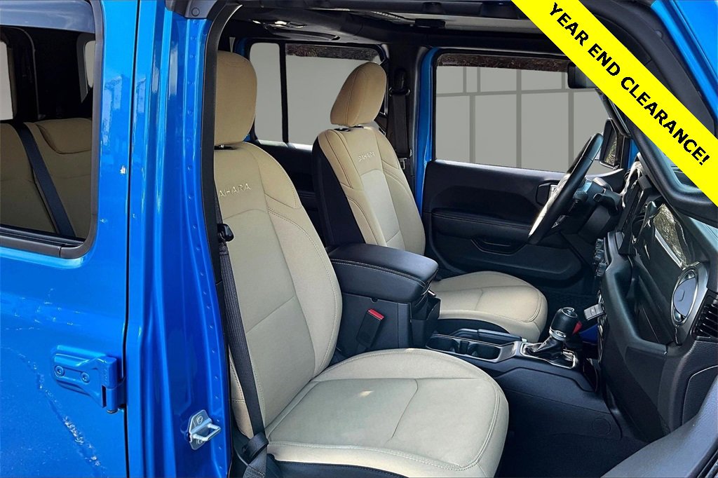 Used 2022 Jeep Wrangler Unlimited Sahara w/ Cold Weather Group image 7