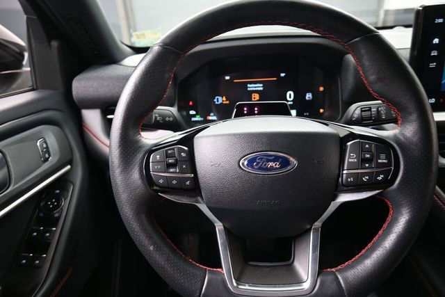 Used 2025 Ford Explorer ST-Line w/ ST-Line Street Pack AWD/4WD image 8
