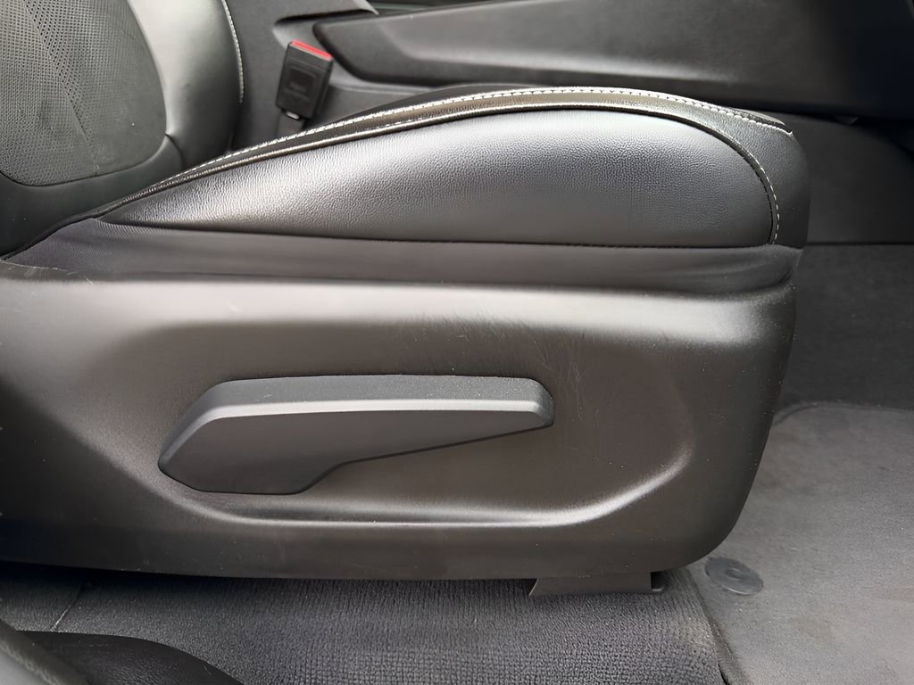 Used 2024 Jeep Grand Cherokee Altitude image 32