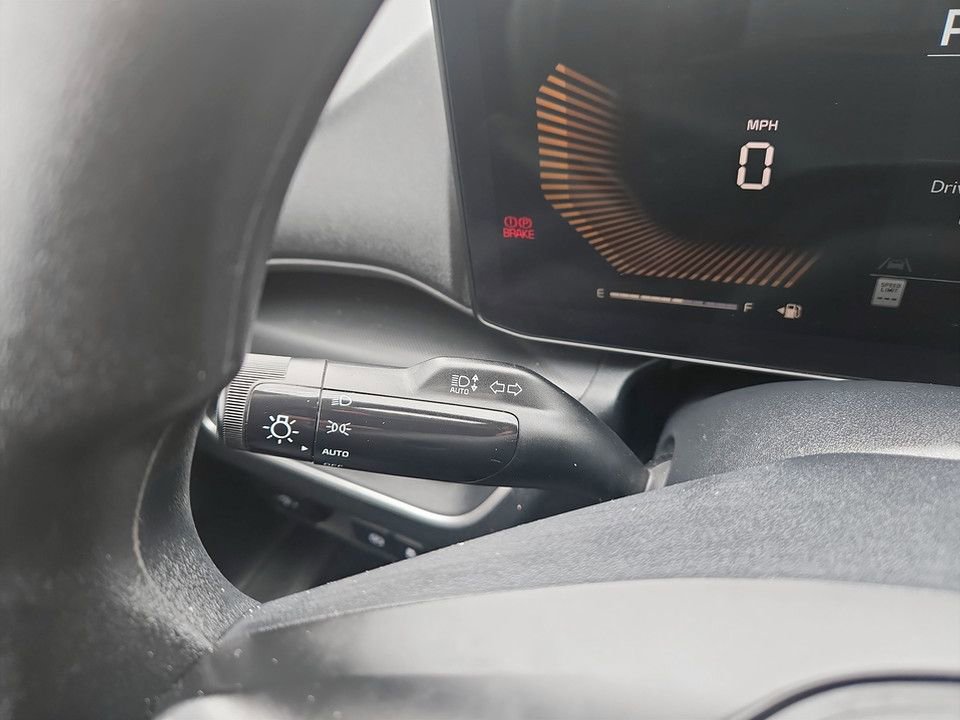 Used 2025 Kia K4 LXS image 19