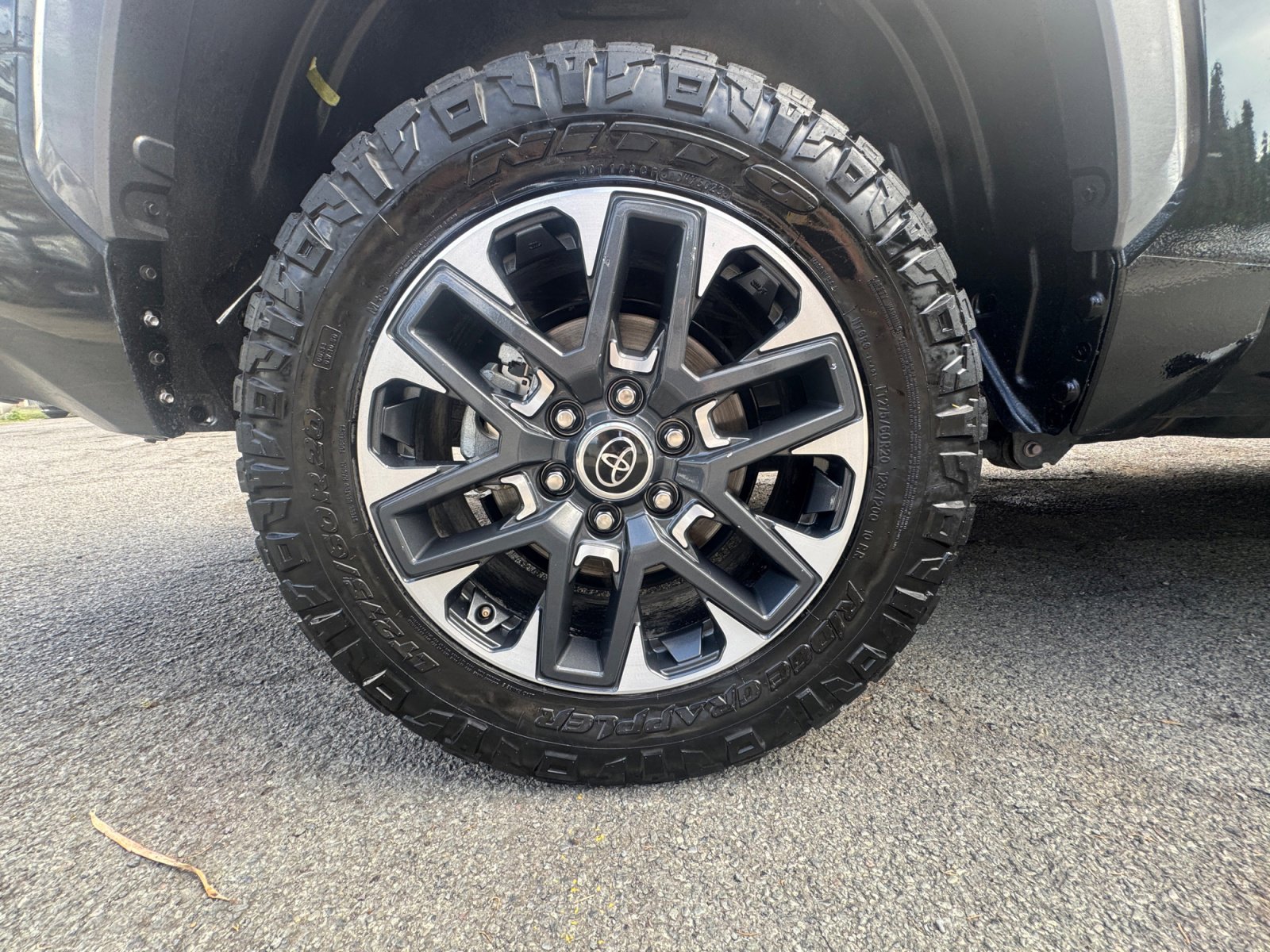 Used 2024 Toyota Tundra Limited w/ Power Package image 23