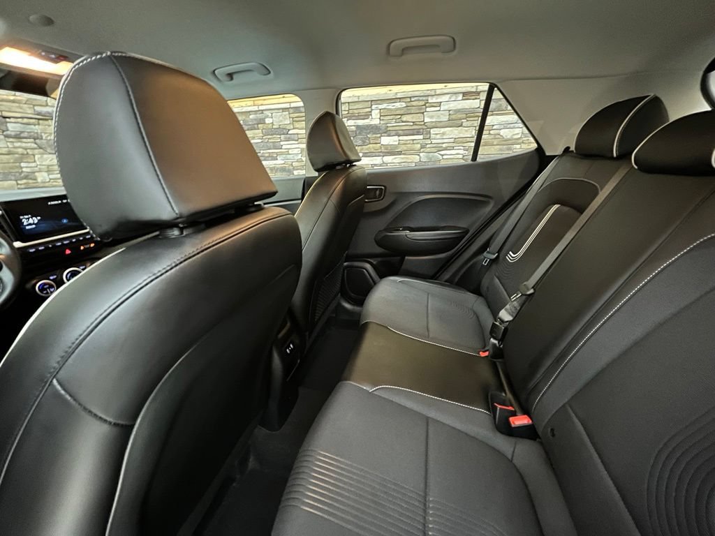 Used 2024 Hyundai Venue Limited FWD image 43