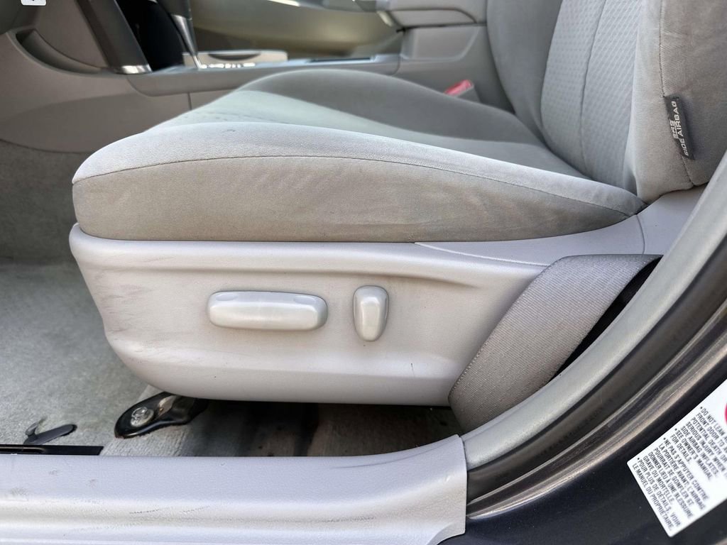 Used 2009 Toyota Camry FWD image 11