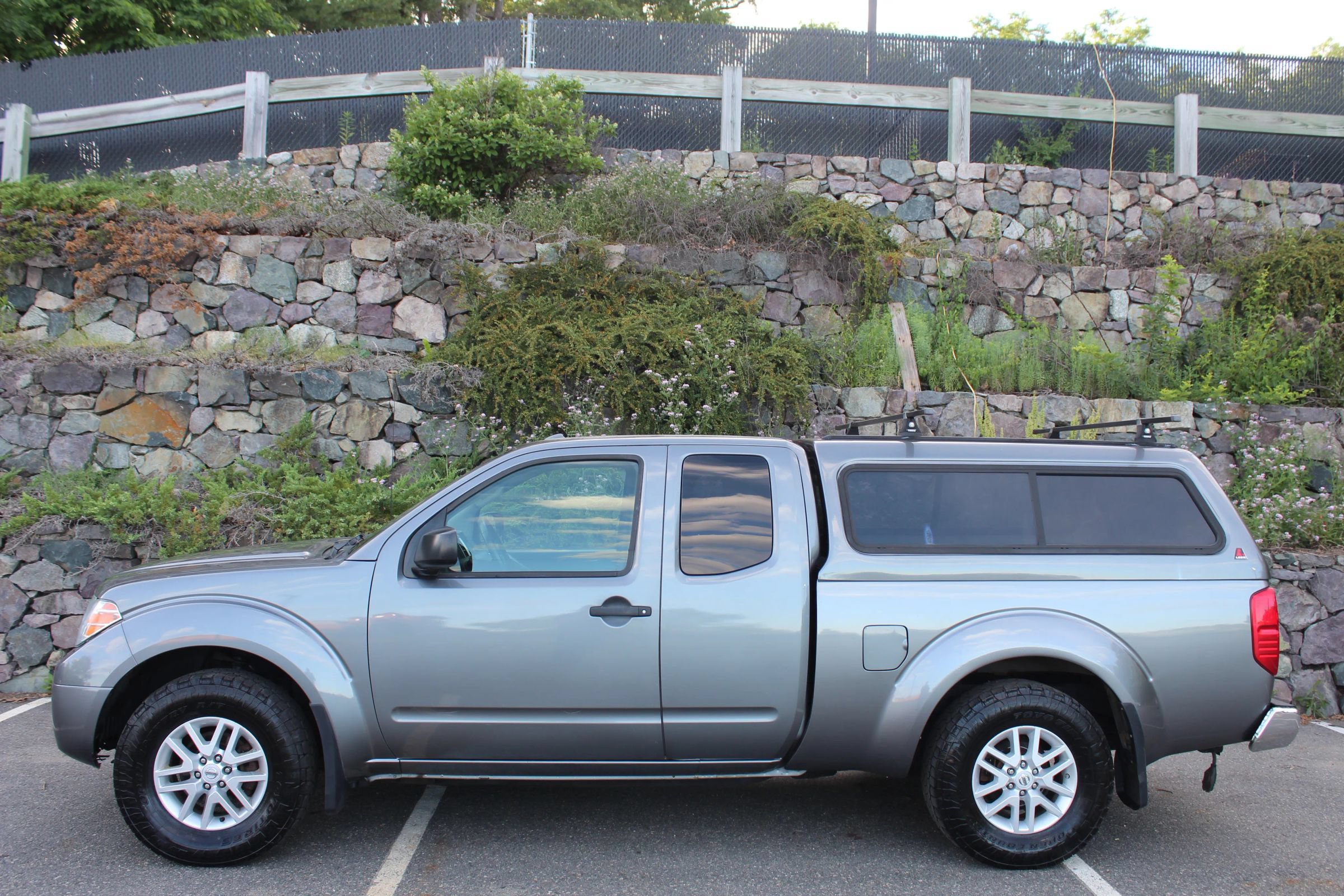 Used 2017 Nissan Frontier SV w/ SV Value Truck Package AWD/4WD image 6