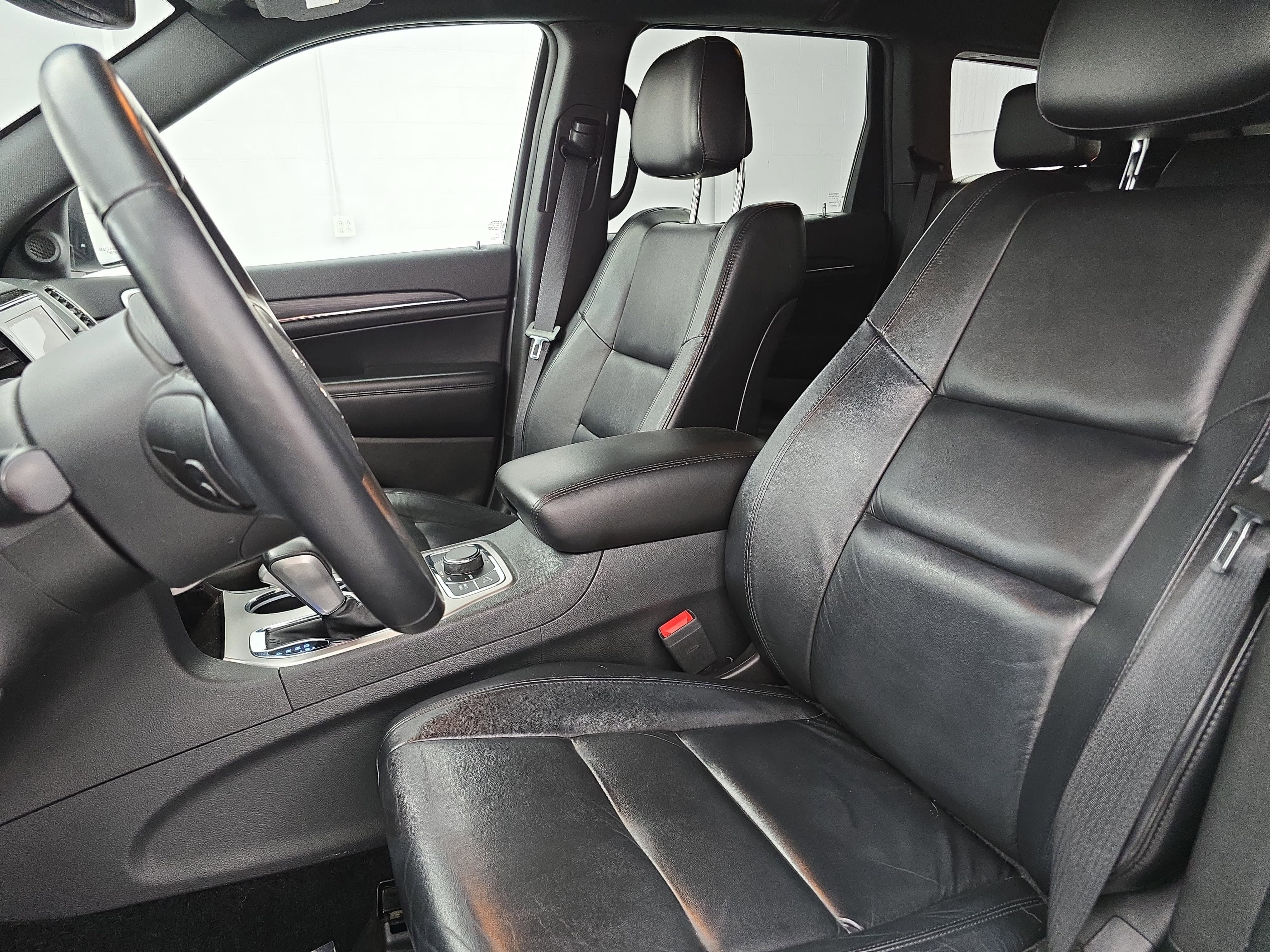 Used 2019 Jeep Grand Cherokee Limited AWD/4WD image 15