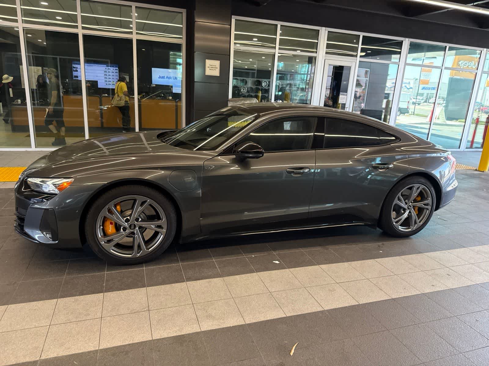 Used 2022 Audi RS e-tron GT AWD/4WD image 20