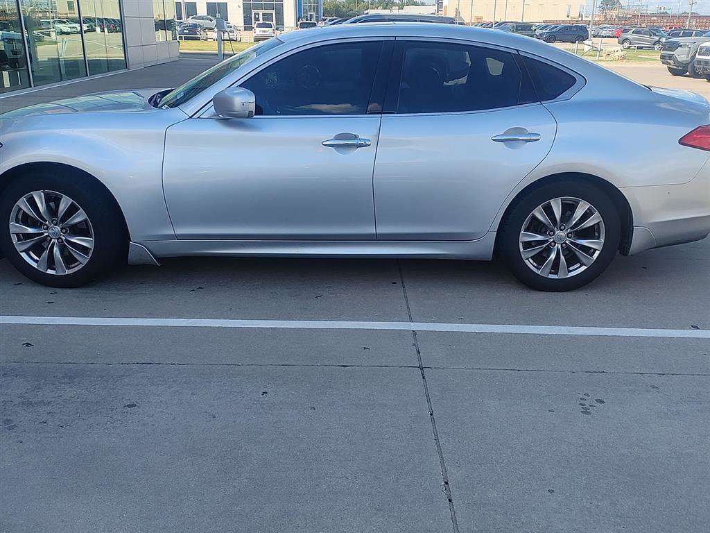 Used 2013 INFINITI M37 w/ Premium Pkg image 2