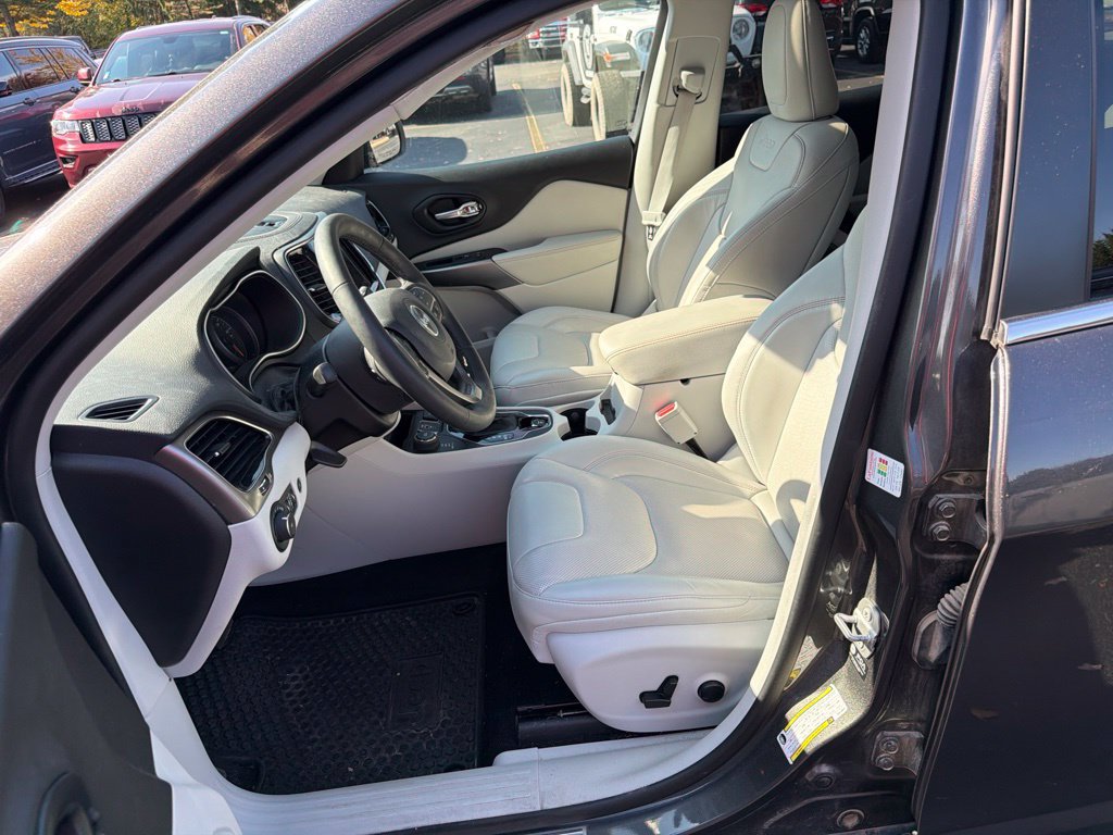 Used 2022 Jeep Cherokee Limited w/ Elite Package AWD/4WD image 8