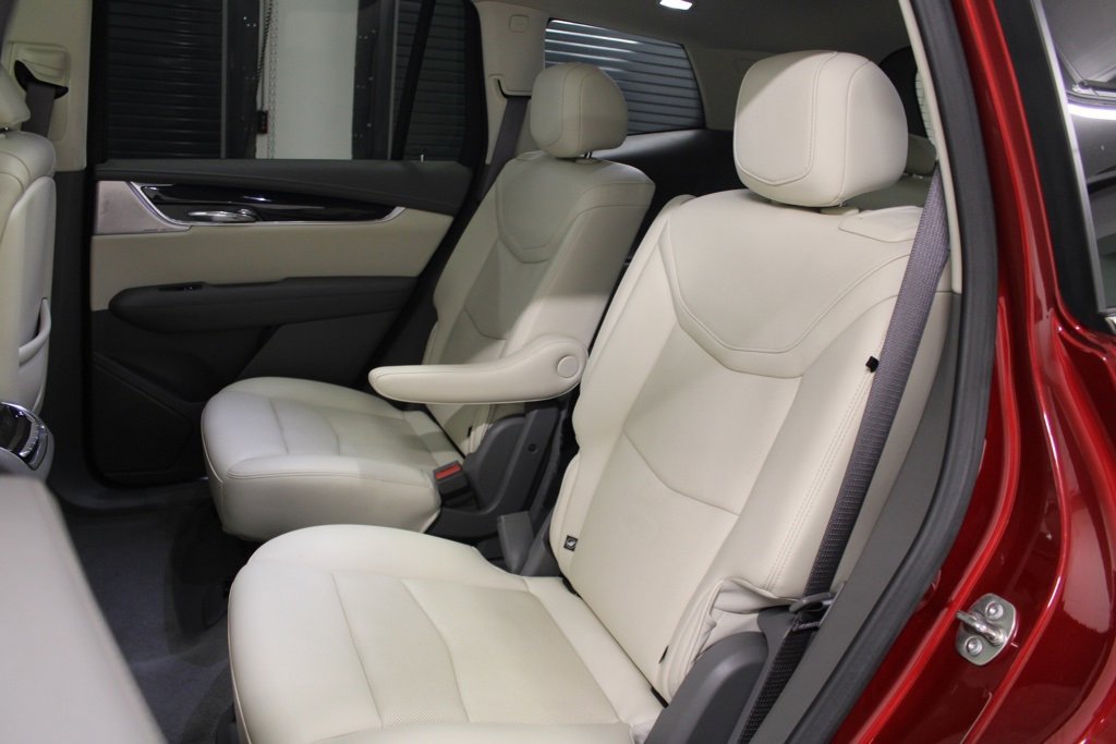 Used 2024 Cadillac XT6 Premium Luxury image 34