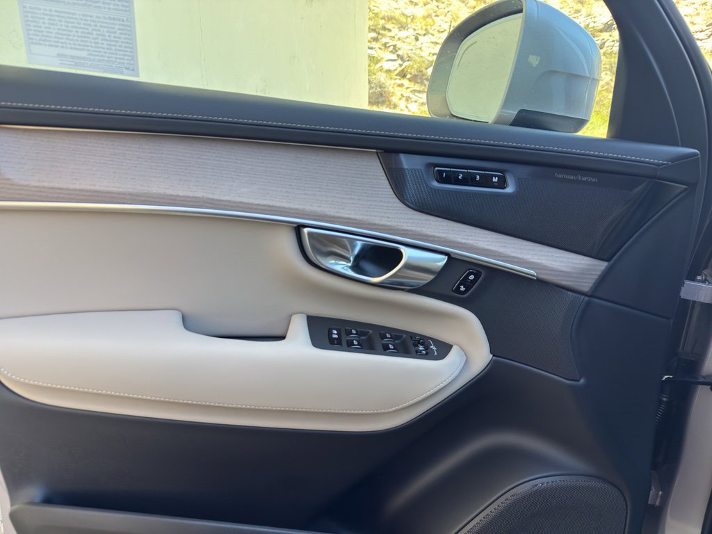 New 2026 Volvo XC90 B6 Plus w/ Protection Package Premier image 21