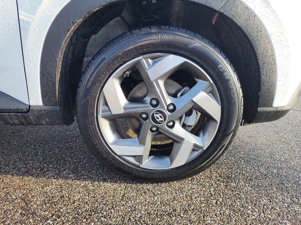 Used 2025 Hyundai Venue SEL image 9