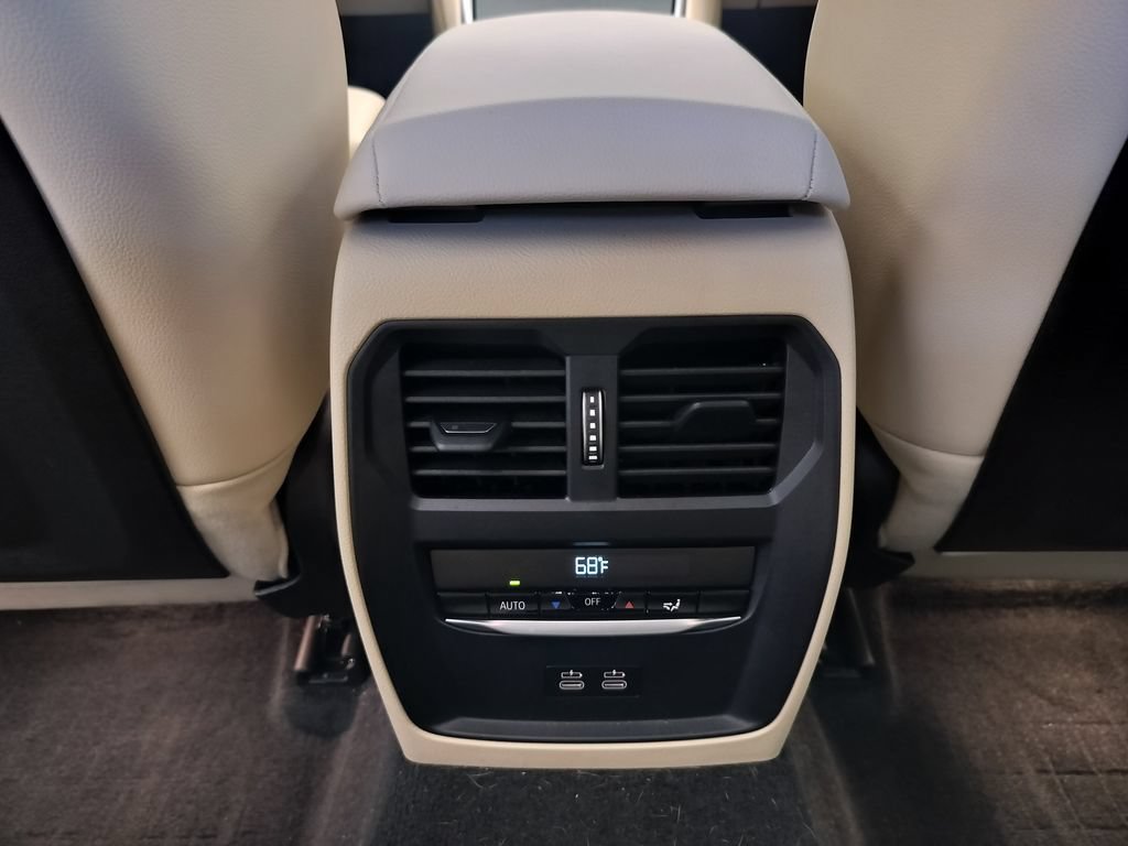 Certified 2024 BMW 330i Sedan w/ Premium Package RWD image 16