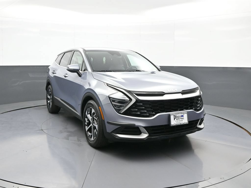 Certified 2024 Kia Sportage EX FWD image 3