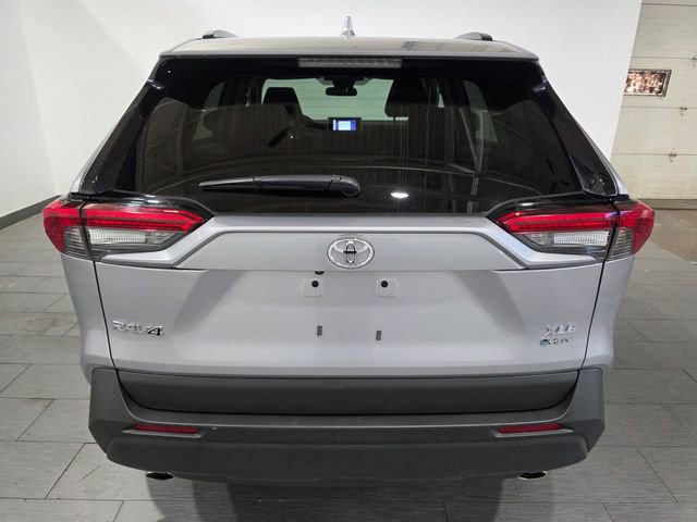 Used 2025 Toyota RAV4 XLE AWD/4WD image 4