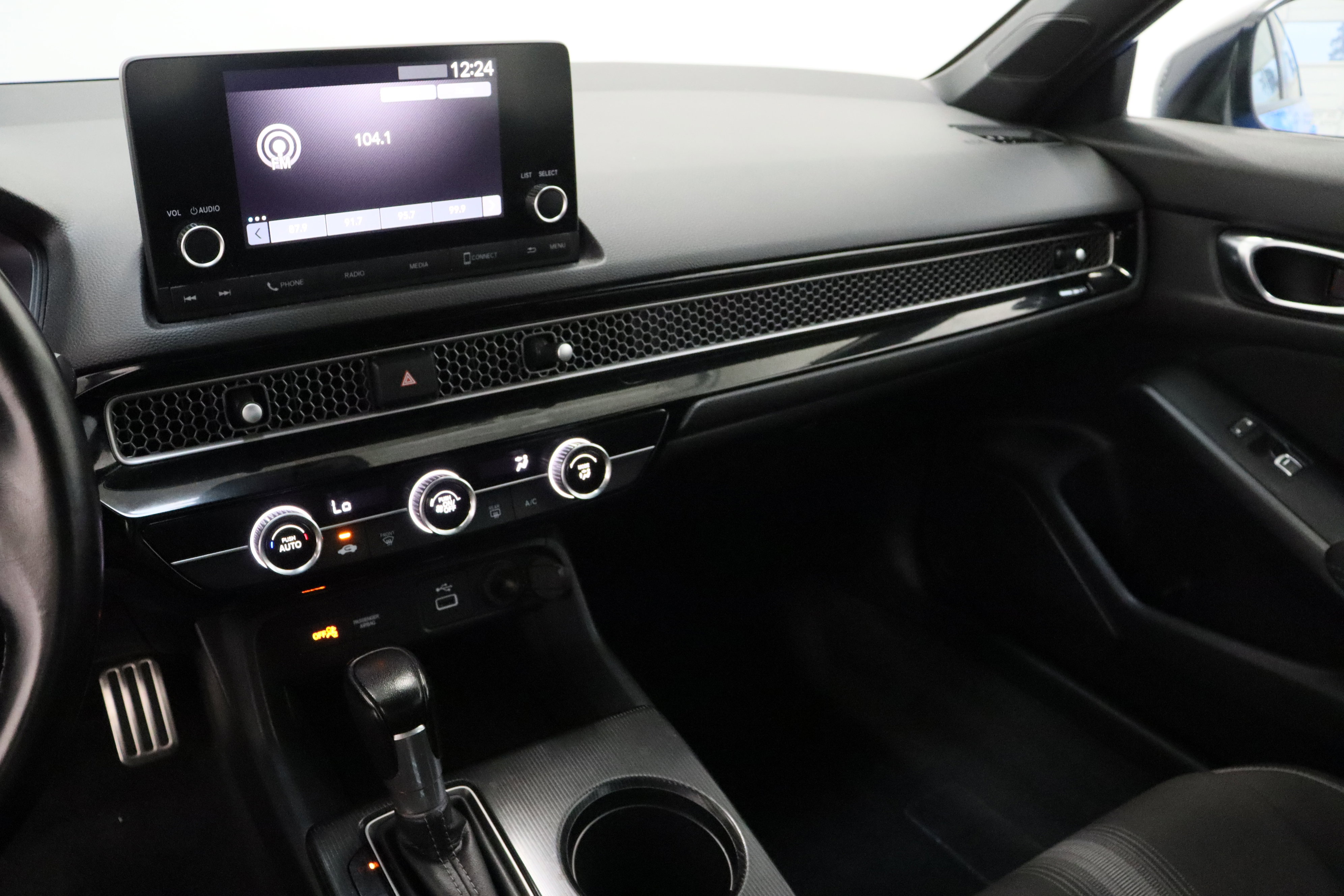 Used 2022 Honda Civic Sport image 14